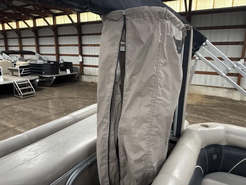 Slide: The Image of Premier Legend 250 Pontoon 2007 - 10