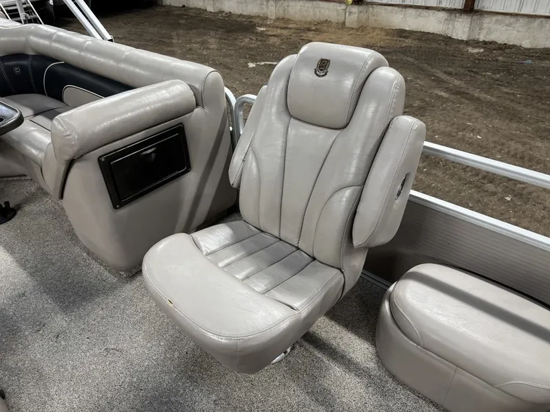 Slide: The Image of Premier Legend 250 Pontoon 2007 - 16