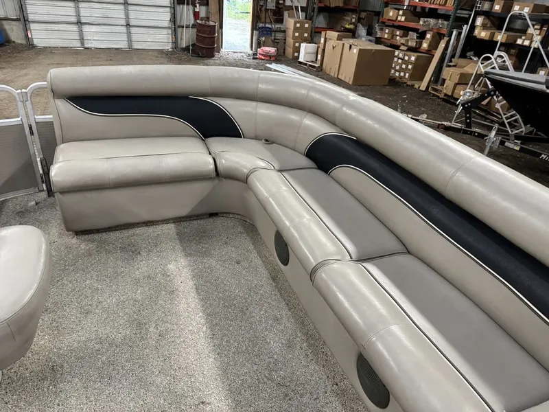 Slide: The Image of Premier Legend 250 Pontoon 2007 - 18