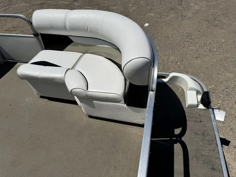 Slide: The Image of Weeres 220 Sun Deck SE Pontoon 2003 - 10