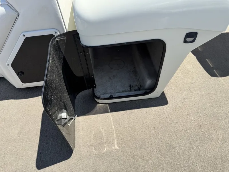 Slide: The Image of Weeres 220 Sun Deck SE Pontoon 2003 - 19