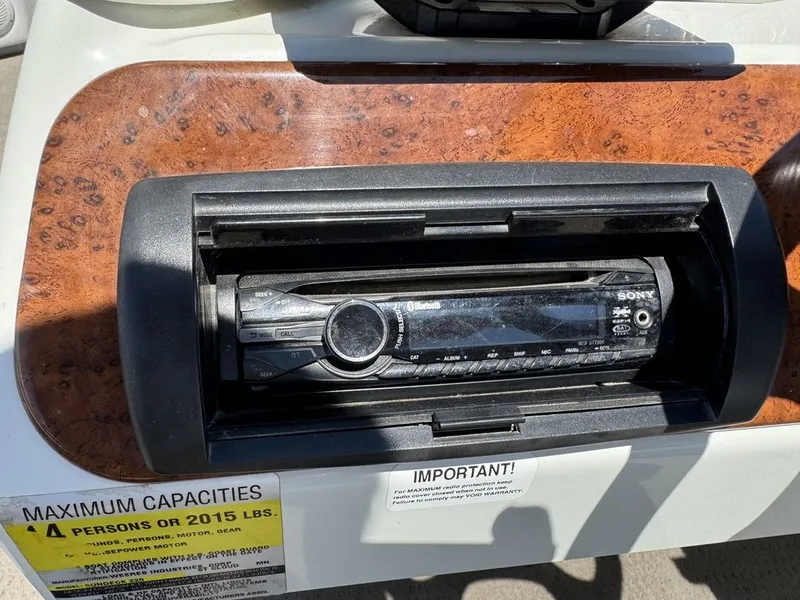 Slide: The Image of Weeres 220 Sun Deck SE Pontoon 2003 - 24