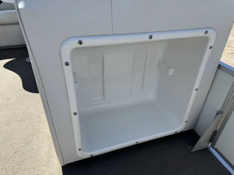 Slide: The Image of Weeres 220 Sun Deck SE Pontoon 2003 - 27