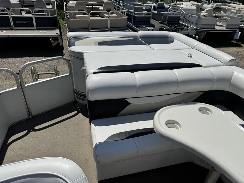 Slide: The Image of Weeres 220 Sun Deck SE Pontoon 2003 - 31