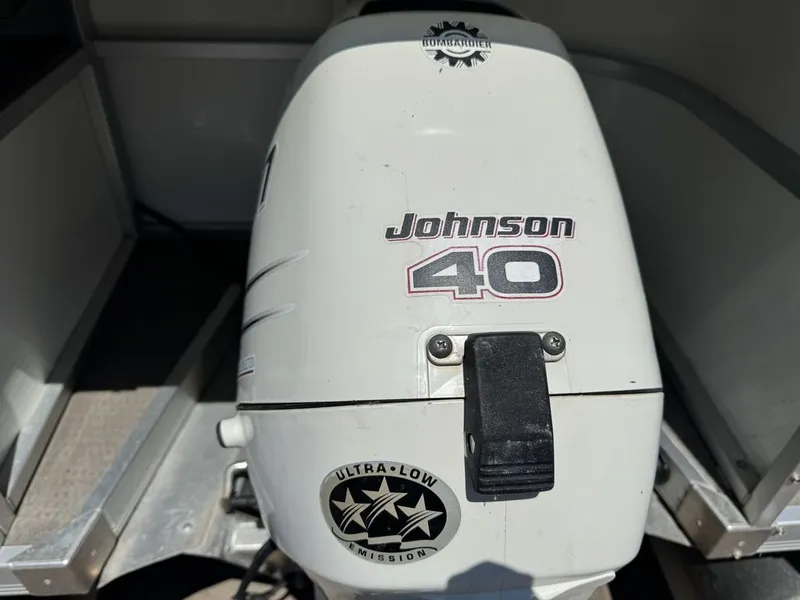 Slide: The Image of Weeres 220 Sun Deck SE Pontoon 2003 - 47