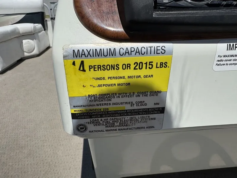 Slide: The Image of Weeres 220 Sun Deck SE Pontoon 2003 - 49