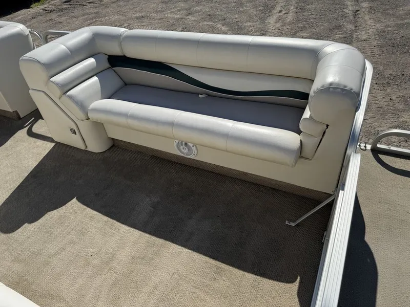 Slide: The Image of Bennington 2275 LX Pontoon 1998 - 10