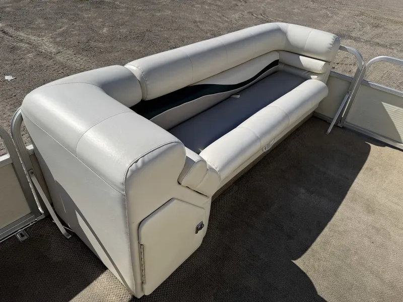 Slide: The Image of Bennington 2275 LX Pontoon 1998 - 11