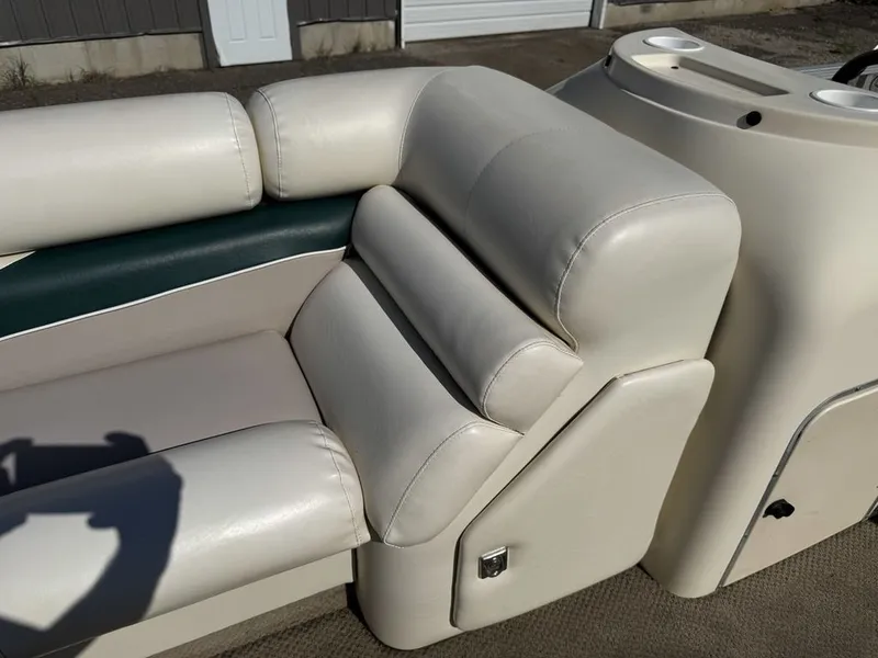 Slide: The Image of Bennington 2275 LX Pontoon 1998 - 15