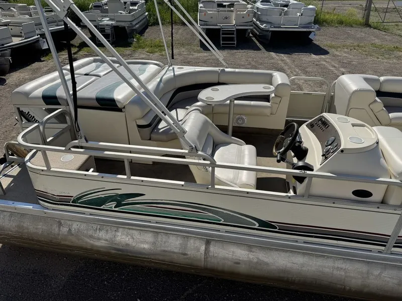 Slide: The Image of Bennington 2275 LX Pontoon 1998 - 31