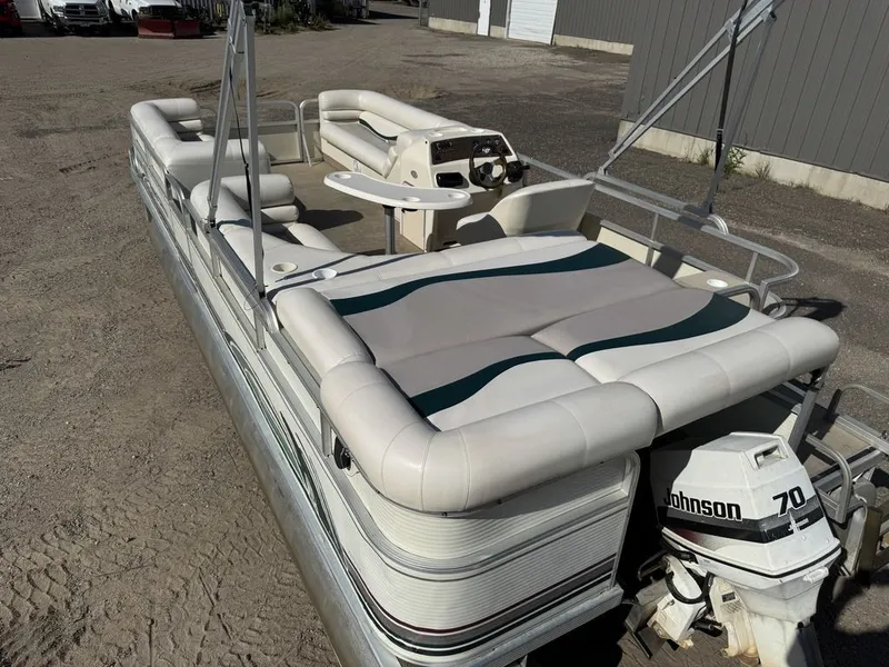 Slide: The Image of Bennington 2275 LX Pontoon 1998 - 7