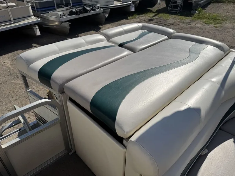 Slide: The Image of Bennington 2275 LX Pontoon 1998 - 8