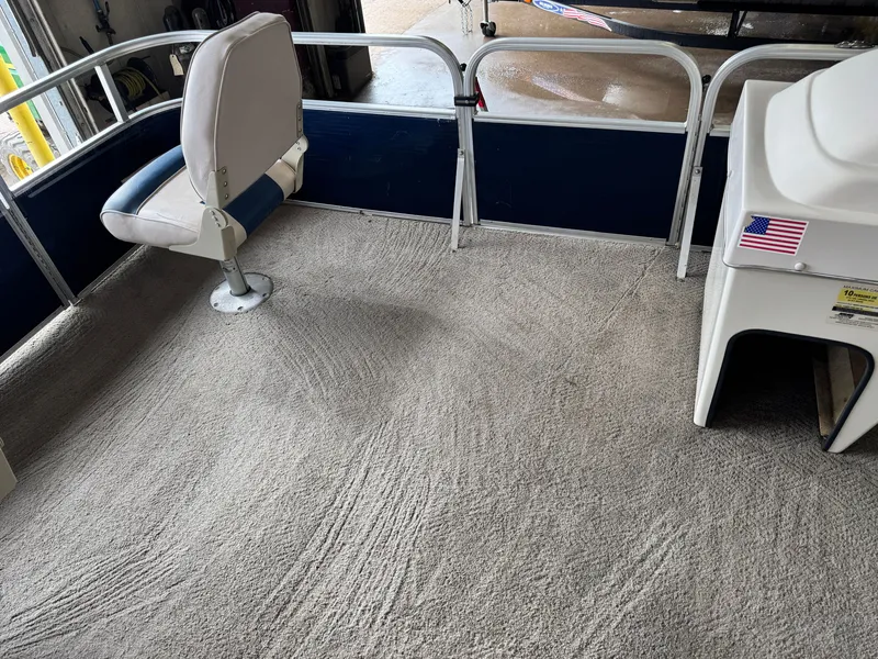 Slide: The Image of Weeres Cadet 200 2012 - 10