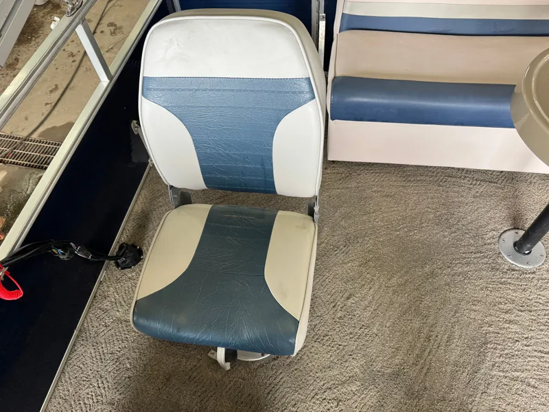 Slide: The Image of Weeres Cadet 200 2012 - 22