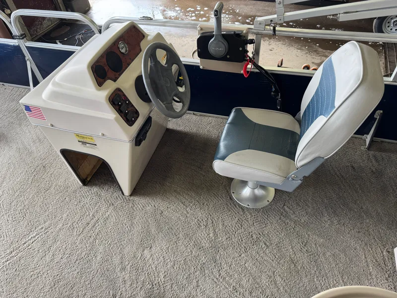 Slide: The Image of Weeres Cadet 200 2012 - 23