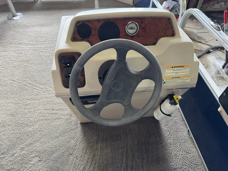 Slide: The Image of Weeres Cadet 200 2012 - 24