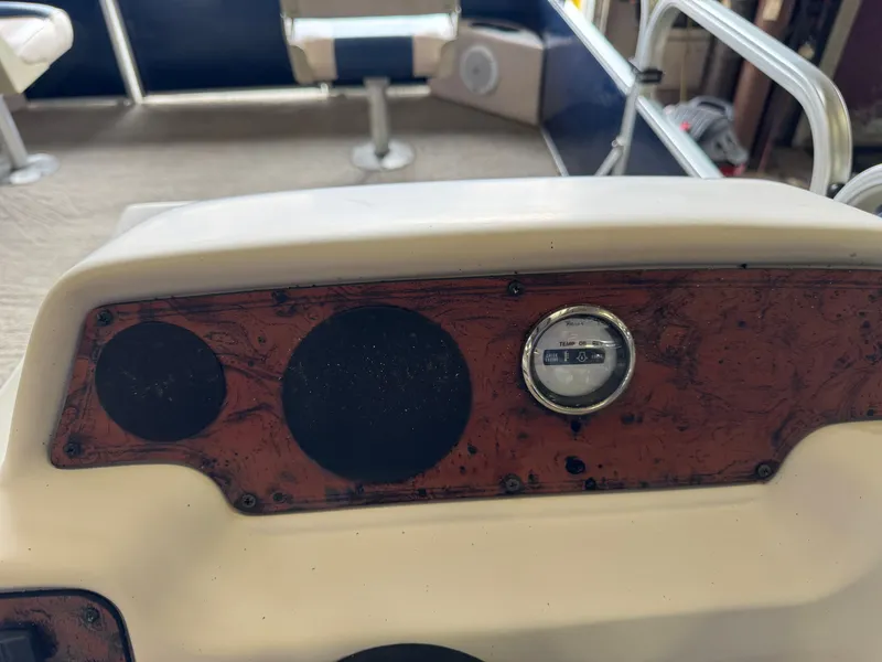 Slide: The Image of Weeres Cadet 200 2012 - 25