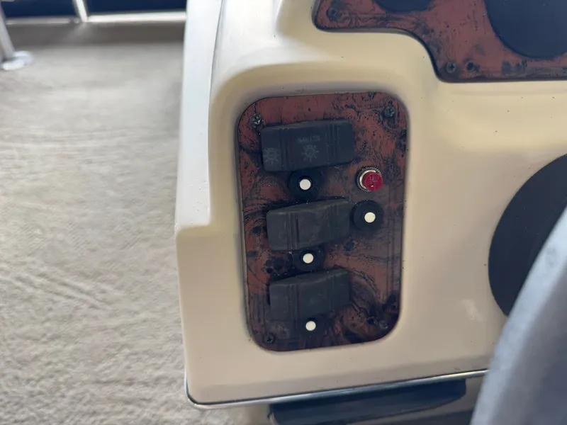 Slide: The Image of Weeres Cadet 200 2012 - 26