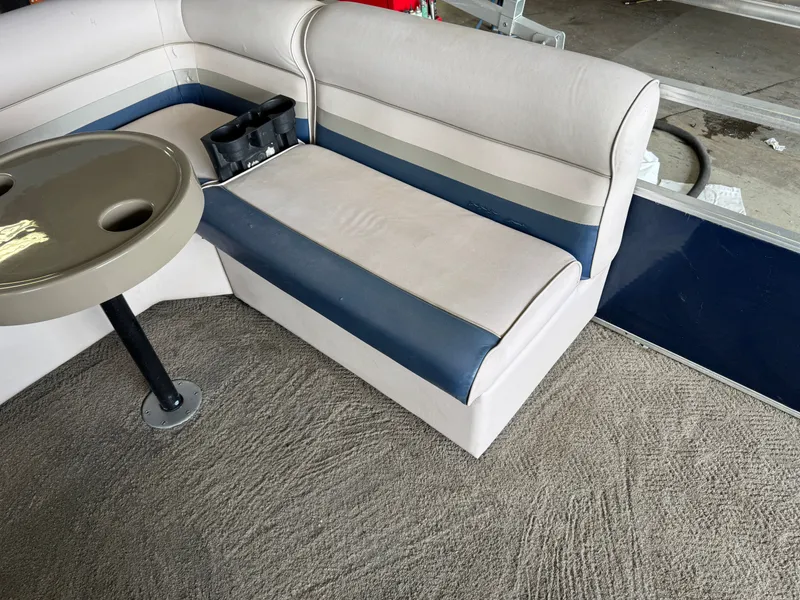 Slide: The Image of Weeres Cadet 200 2012 - 29