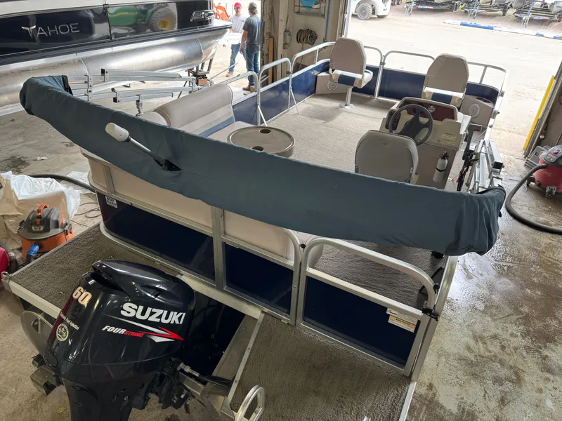 Slide: The Image of Weeres Cadet 200 2012 - 4