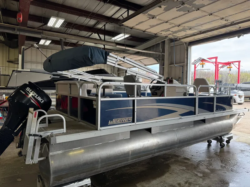 Slide: The Image of Weeres Cadet 200 2012 - 40