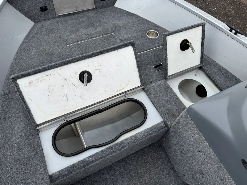 Slide: The Image of Alumacraft Classic 165 2011 - 10