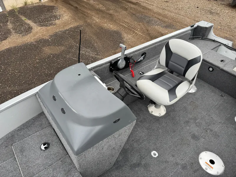 Slide: The Image of Alumacraft Classic 165 2011 - 14