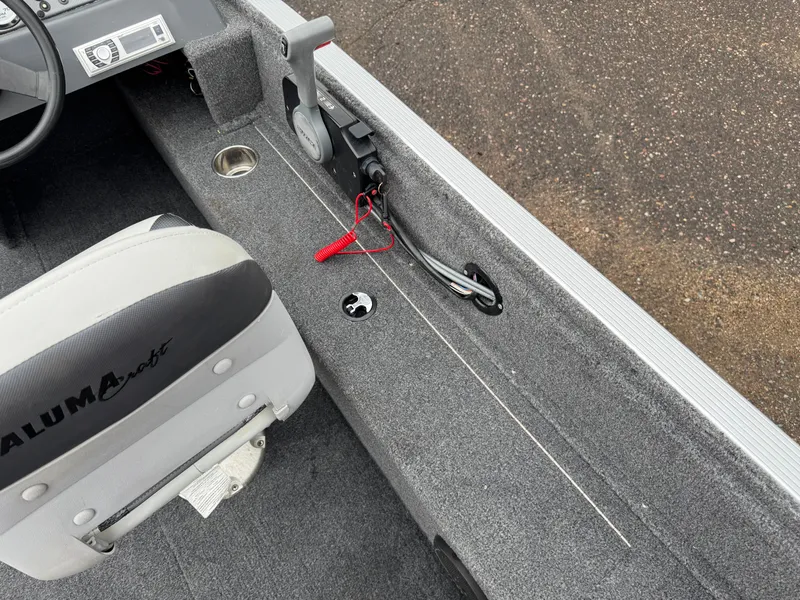 Slide: The Image of Alumacraft Classic 165 2011 - 20