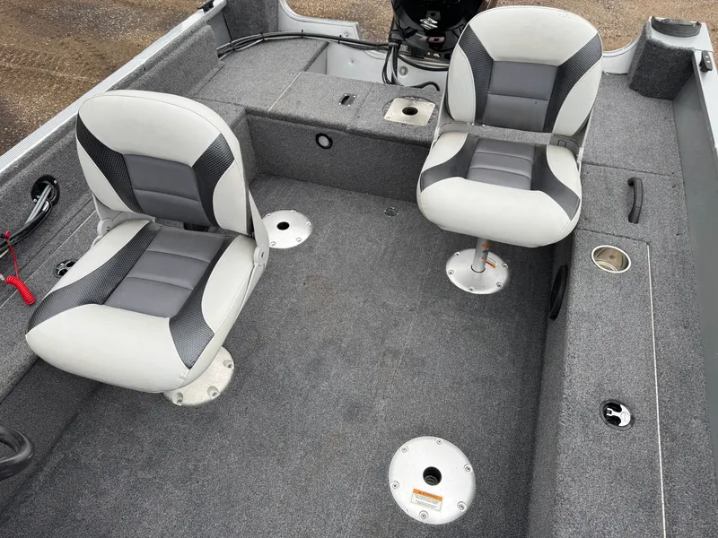 Slide: The Image of Alumacraft Classic 165 2011 - 23