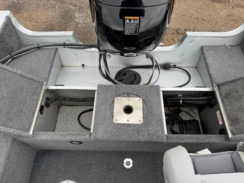 Slide: The Image of Alumacraft Classic 165 2011 - 29