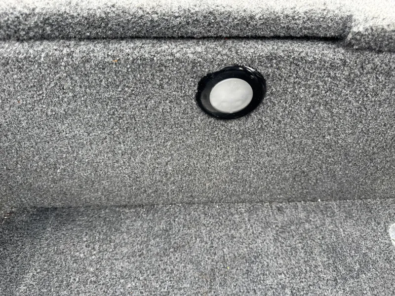 Slide: The Image of Alumacraft Classic 165 2011 - 30