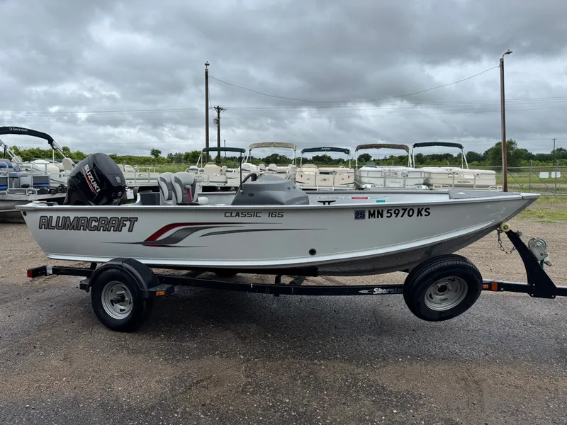 Slide: The Image of Alumacraft Classic 165 2011 - 40