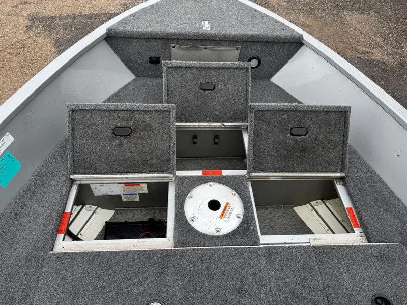 Slide: The Image of Alumacraft Classic 165 2011 - 9