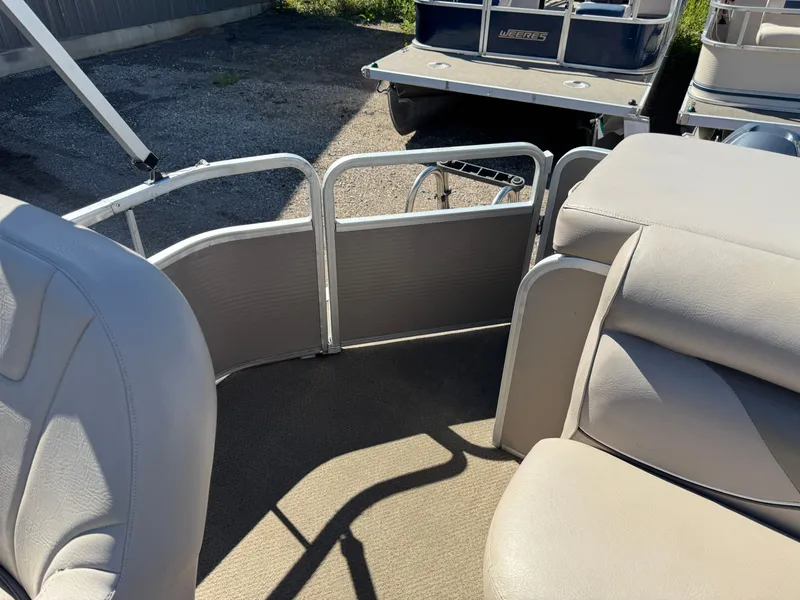 Slide: The Image of Premier Sunsation 200 Pontoon 2010 - 10