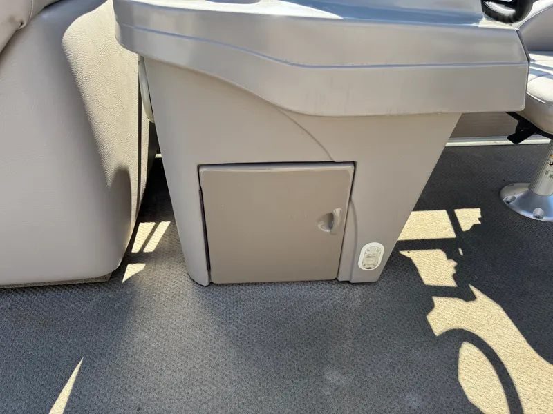 Slide: The Image of Premier Sunsation 200 Pontoon 2010 - 16