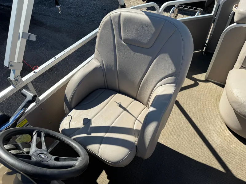 Slide: The Image of Premier Sunsation 200 Pontoon 2010 - 18