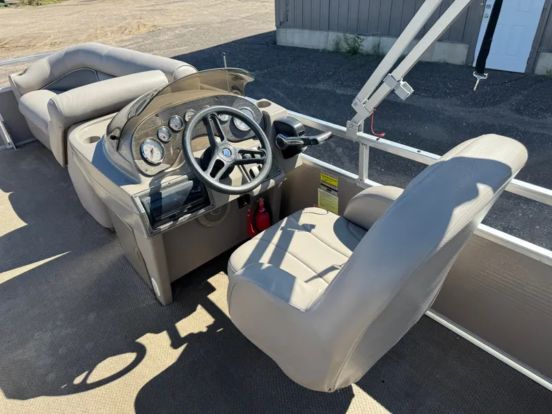 Slide: The Image of Premier Sunsation 200 Pontoon 2010 - 22