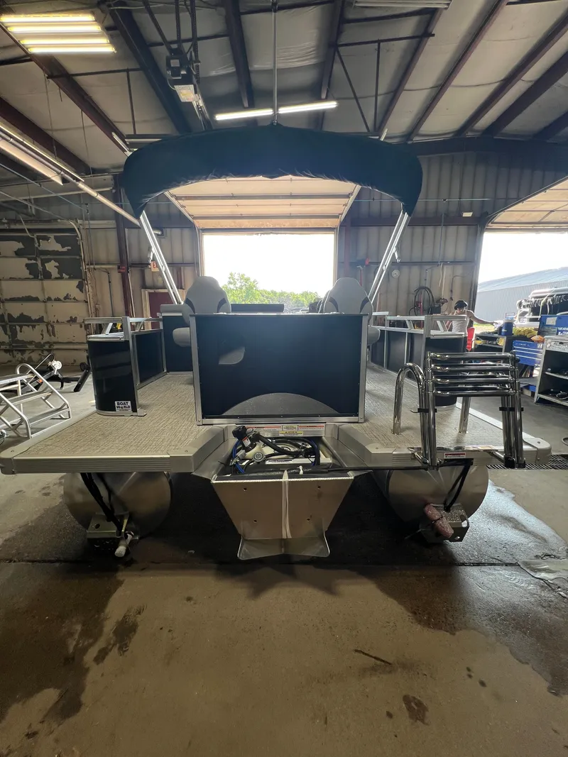 Slide: The Image of Tahoe Sport 2385 Rear Fish & Honda 4-Stroke EFI 2026 - 21