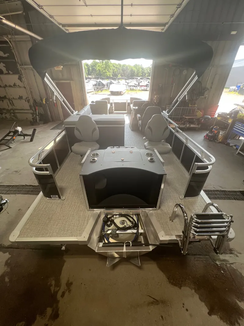 Slide: The Image of Tahoe Sport 2385 Rear Fish & Honda 4-Stroke EFI 2026 - 27