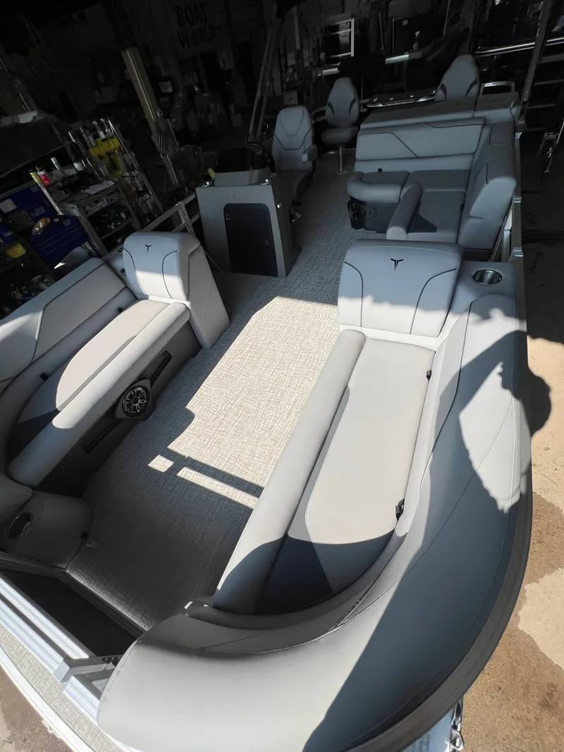 Slide: The Image of Tahoe Sport 2385 Rear Fish & Honda 4-Stroke EFI 2026 - 3