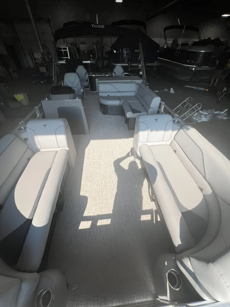 Slide: The Image of Tahoe Sport 2385 Rear Fish & Honda 4-Stroke EFI 2026 - 32