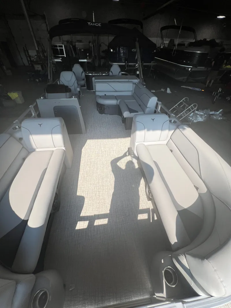 Slide: The Image of Tahoe Sport 2385 Rear Fish & Honda 4-Stroke EFI 2026 - 33