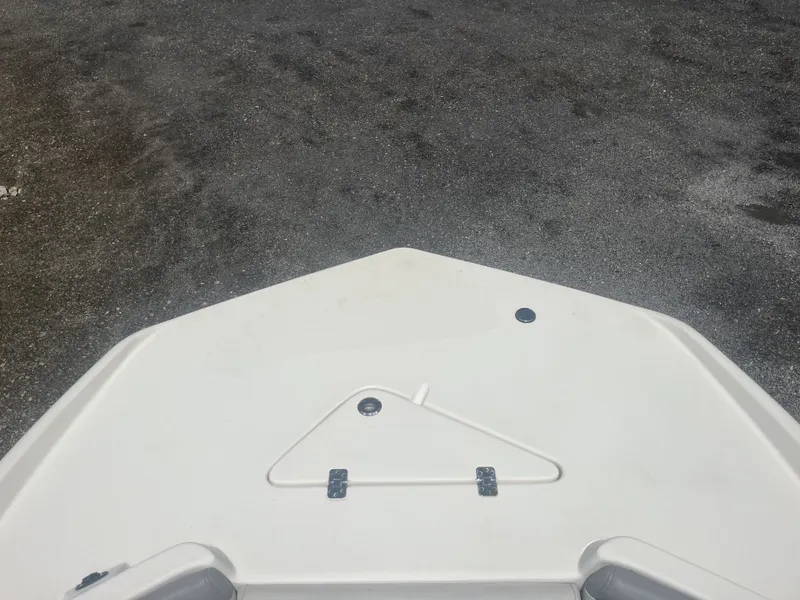 Slide: The Image of NauticStar 231 Hybrid 2021 - 10