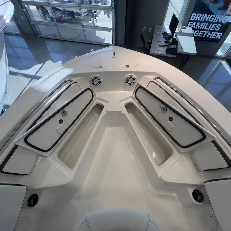 Slide: The Image of Tidewater 198 CC Adventure 2026 - 13