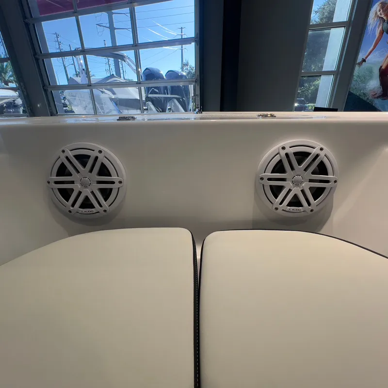 Slide: The Image of Tidewater 198 CC Adventure 2026 - 16