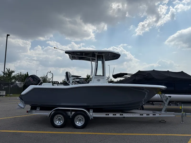 The Image of Tidewater 210 LXF 2026 - 1