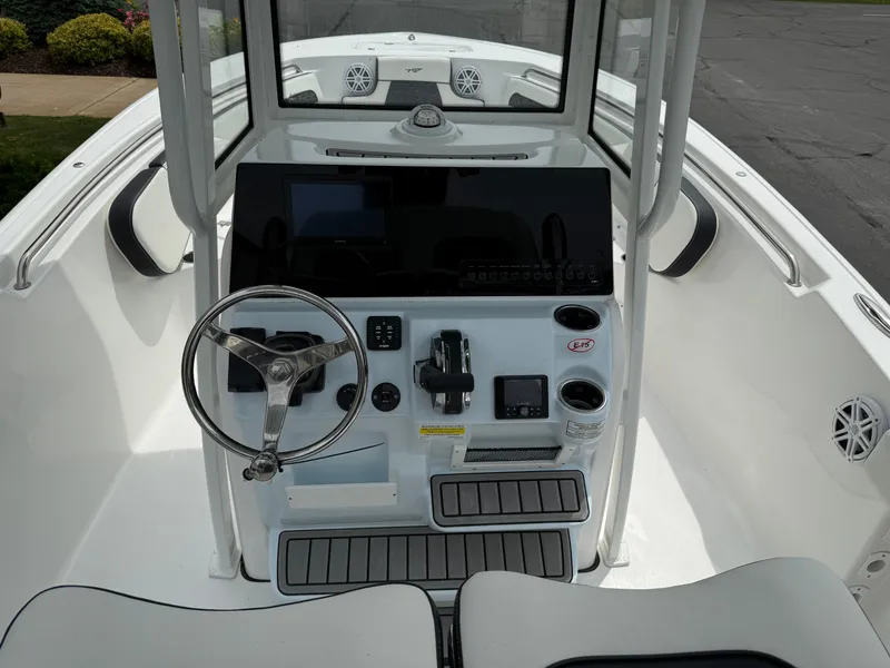 Slide: The Image of Tidewater 220 LXF 2026 - 10