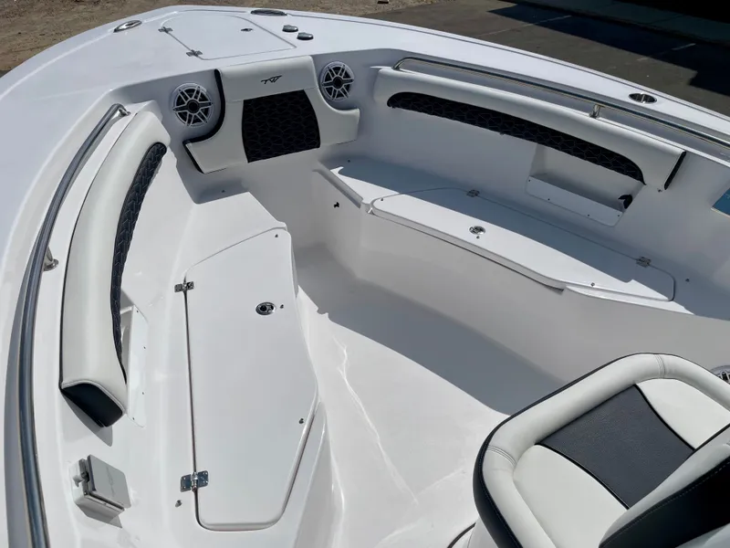 Slide: The Image of Tidewater 232 LXF 2026 - 10