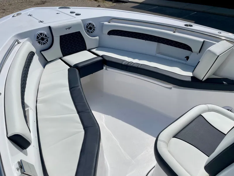 Slide: The Image of Tidewater 232 LXF 2026 - 13