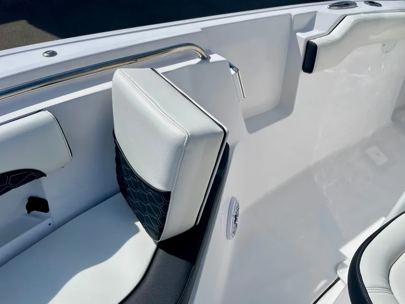 Slide: The Image of Tidewater 232 LXF 2026 - 14